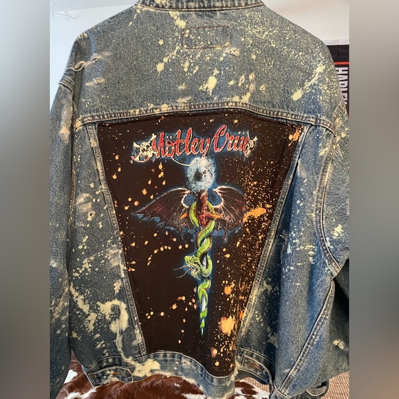 Motley Crüe on vintage Wrangler by TRASHxHAUS - Picture 8 of 9